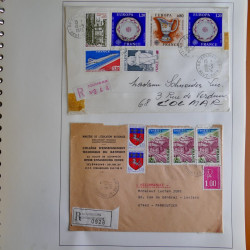 Lot de 44 lettres recommandées France moderne en album.