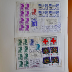 Lot de 44 lettres recommandées France moderne en album.