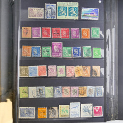 Collection timbres du monde neufs et oblitérés en 8 albums.