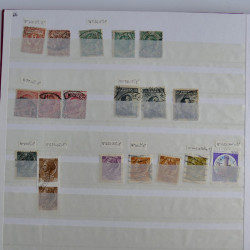 Vrac philatélique de timbres du monde en un carton.