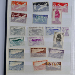 Vrac philatélique de timbres du monde en un carton.