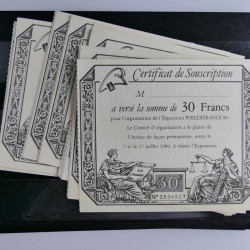 Vrac philatélique de timbres du monde en un carton.