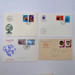 Lot de 135 enveloppes FDC timbres d'Europa 1970-1976 en une boite.