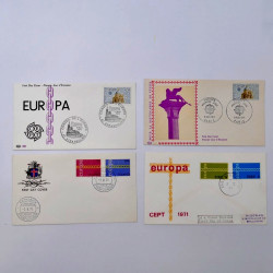 Lot de 135 enveloppes FDC timbres d'Europa 1970-1976 en une boite.