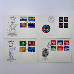 Lot de 260 enveloppes FDC timbres Suisse 1965-1984 en une boite.