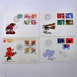 Lot de 260 enveloppes FDC timbres Suisse 1965-1984 en une boite.