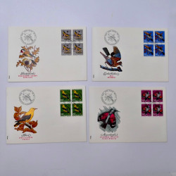 Lot de 150 enveloppes FDC timbres Suisse 1952-1984 en une boite.