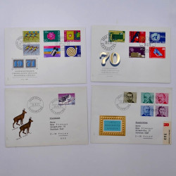 Lot de 150 enveloppes FDC timbres Suisse 1952-1984 en une boite.