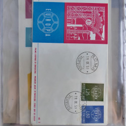 Lot de 42 commémoratifs timbres Europa 1956-1962 en un album.
