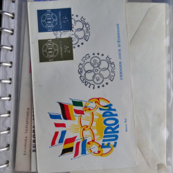 Lot de 42 commémoratifs timbres Europa 1956-1962 en un album.