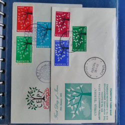 Lot de 42 commémoratifs timbres Europa 1956-1962 en un album.