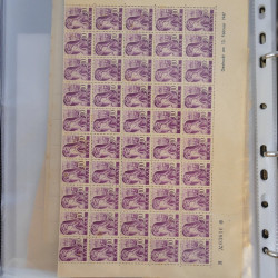 Stock de timbres de Sarre émis en 1947 neufs en un album.