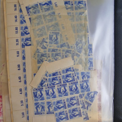 Stock de timbres de Sarre émis en 1947 neufs en un album.