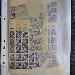 Stock de timbres de Sarre émis en 1947 neufs en un album.