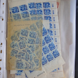 Stock de timbres de Sarre émis en 1947 neufs en un album.