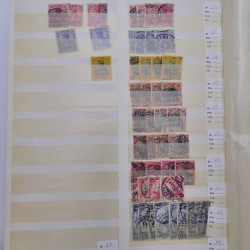 Lot de timbres d'Empire Allemand 1875-1933 neufs et oblitérés en un album.