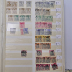 Lot de timbres d'Empire Allemand 1875-1933 neufs et oblitérés en un album.
