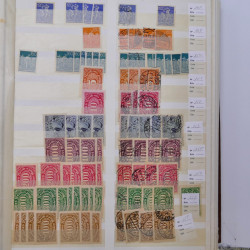Lot de timbres d'Empire Allemand 1875-1933 neufs et oblitérés en un album.