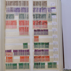 Lot de timbres d'Empire Allemand 1875-1933 neufs et oblitérés en un album.