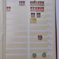 Lot de timbres d'Empire Allemand 1875-1933 neufs et oblitérés en un album.