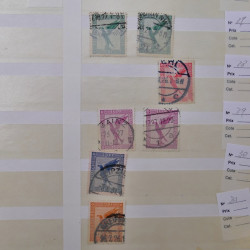 Lot de timbres d'Empire Allemand 1875-1933 neufs et oblitérés en un album.
