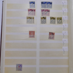 Lot de timbres d'Empire Allemand 1875-1933 neufs et oblitérés en un album.