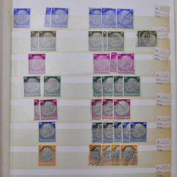 Lot de timbres d'Allemagne Reich 1933-1945 neufs et oblitérés en un album.