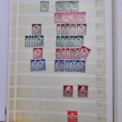 Lot de timbres d'Allemagne Reich 1933-1945 neufs et oblitérés en un album.