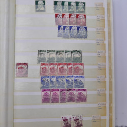 Lot de timbres d'Allemagne Reich 1933-1945 neufs et oblitérés en un album.