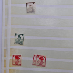 Lot de timbres d'Allemagne Reich 1933-1945 neufs et oblitérés en un album.