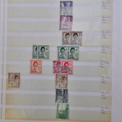 Lot de timbres d'Allemagne Reich 1933-1945 neufs et oblitérés en un album.