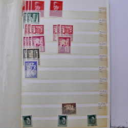 Lot de timbres d'Allemagne Reich 1933-1945 neufs et oblitérés en un album.