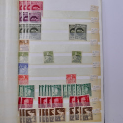 Lot de timbres d'Allemagne Reich 1933-1945 neufs et oblitérés en un album.