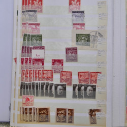 Lot de timbres d'Allemagne Reich 1933-1945 neufs et oblitérés en un album.