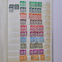 Lot de timbres d'Allemagne Reich 1933-1945 neufs et oblitérés en un album.