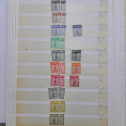 Lot de timbres d'Allemagne Reich 1933-1945 neufs et oblitérés en un album.
