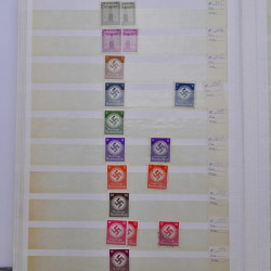 Lot de timbres d'Allemagne Reich 1933-1945 neufs et oblitérés en un album.