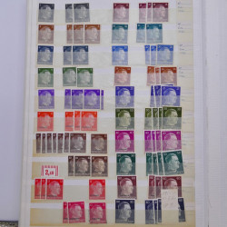 Lot de timbres d'Allemagne Reich 1933-1945 neufs et oblitérés en un album.