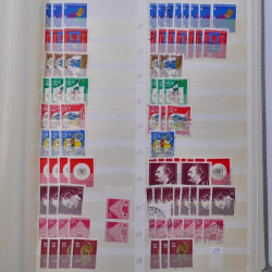 Stock de timbres Allemagne RFA 1949-1999 neufs et oblitérés en 3 albums.
