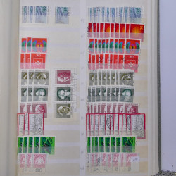 Stock de timbres Allemagne RFA 1949-1999 neufs et oblitérés en 3 albums.