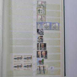 Stock de timbres Allemagne RFA 1949-1999 neufs et oblitérés en 3 albums.