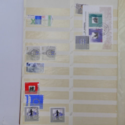 Stock de timbres Allemagne RFA 1949-1999 neufs et oblitérés en 3 albums.