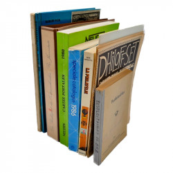 Lot de 10 ouvrages philatéliques d'occasion.