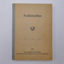 Lot de 10 ouvrages philatéliques d'occasion.