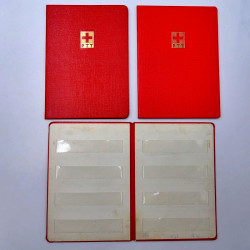 Lot de 15 classeurs petits formats à bandes pour timbres-poste.