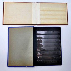 Lot de 15 classeurs petits formats à bandes pour timbres-poste.