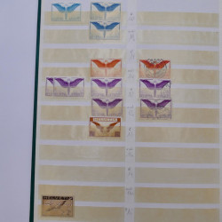 Suisse lot de timbres poste aérienne 1923-1981 neufs et oblitérés en un album.