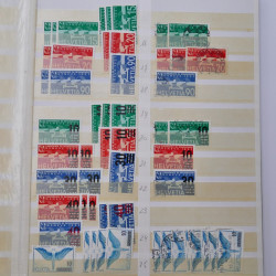 Suisse lot de timbres poste aérienne 1923-1981 neufs et oblitérés en un album.