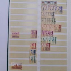 Suisse lot de timbres poste aérienne 1923-1981 neufs et oblitérés en un album.