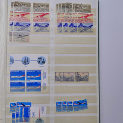 Suisse lot de timbres poste aérienne 1923-1981 neufs et oblitérés en un album.